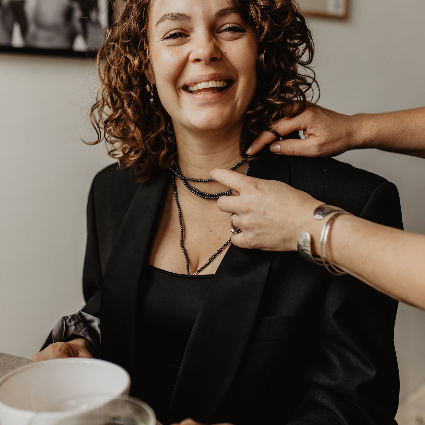 Dark Barokparels met 14k vergulde organische vorm oorbel stekers