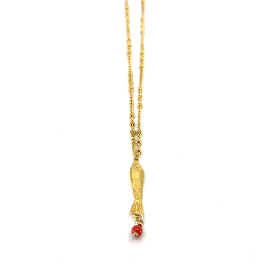 Ketting met verguld sardientje met koraal