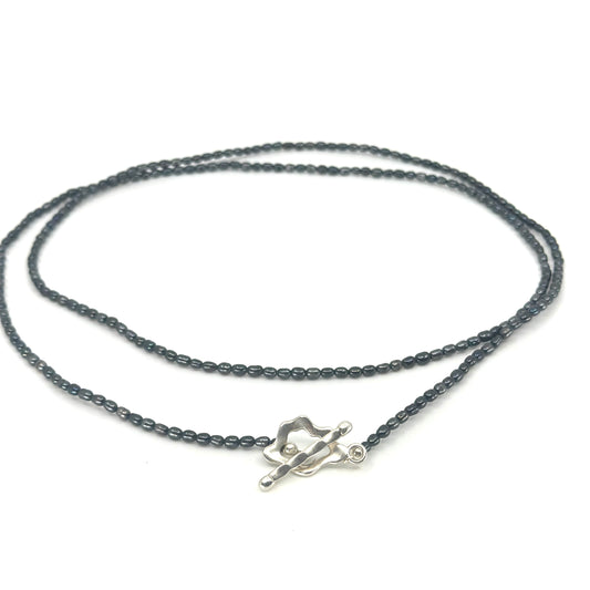 Lange Dark Pearl ketting met zilveren sluiting