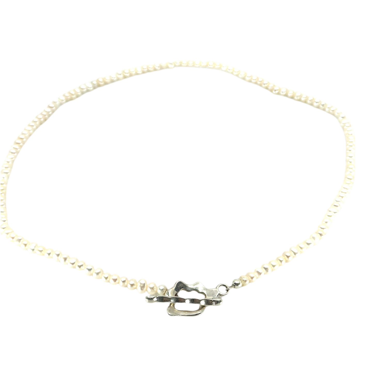 Korte parel ketting met zilveren sluiting