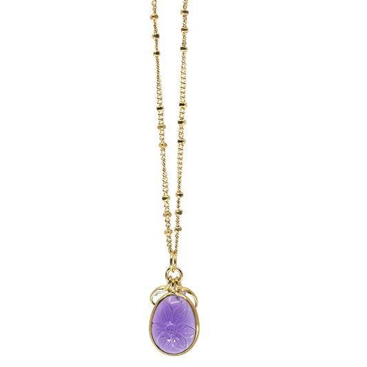 Vergulde ketting met hand bewerkte hanger